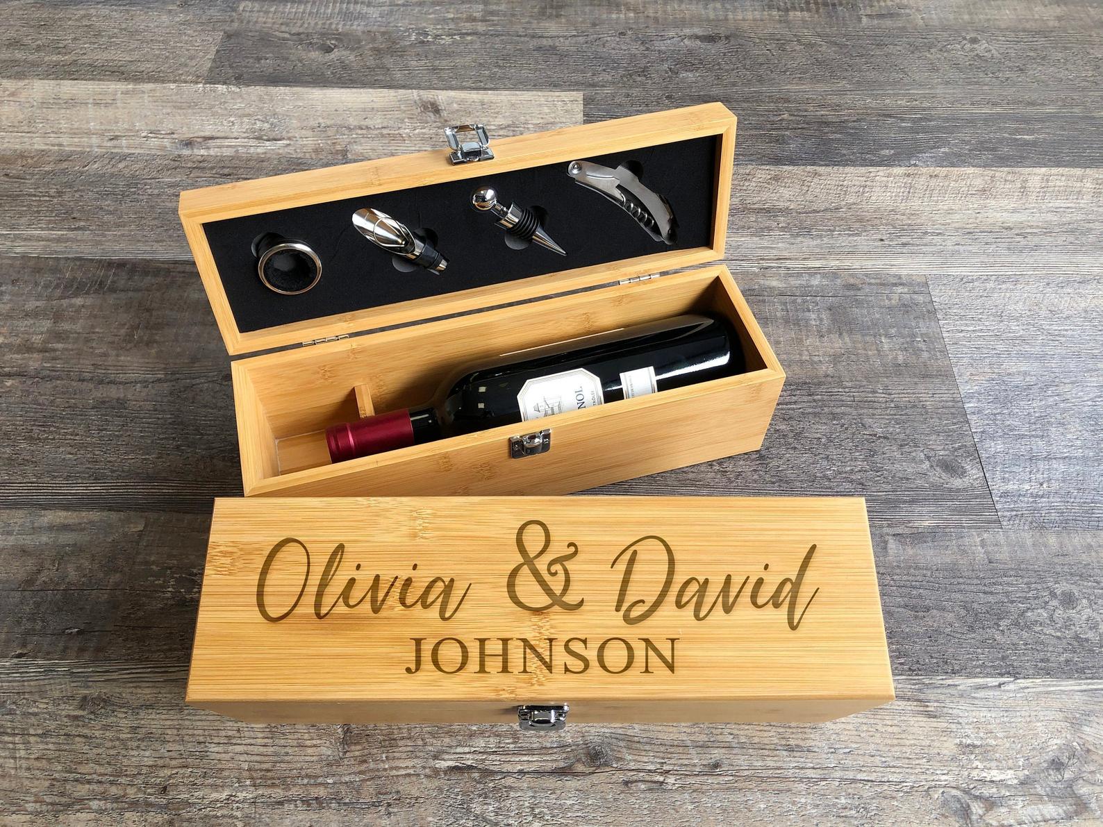 10 Gifts that your Groom will love to receive on your Wedding Day
